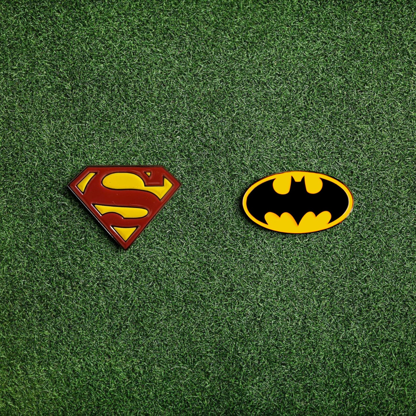 Golf Ball Marker & Hat Clip Set - Batman & Superman - Complete in Gift Tin