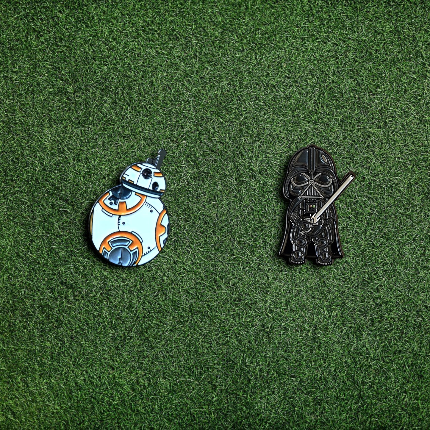 Golf Ball Marker & Hat Clip Set - BB-8 & Darth Vader | Star Wars | In Gift Tin