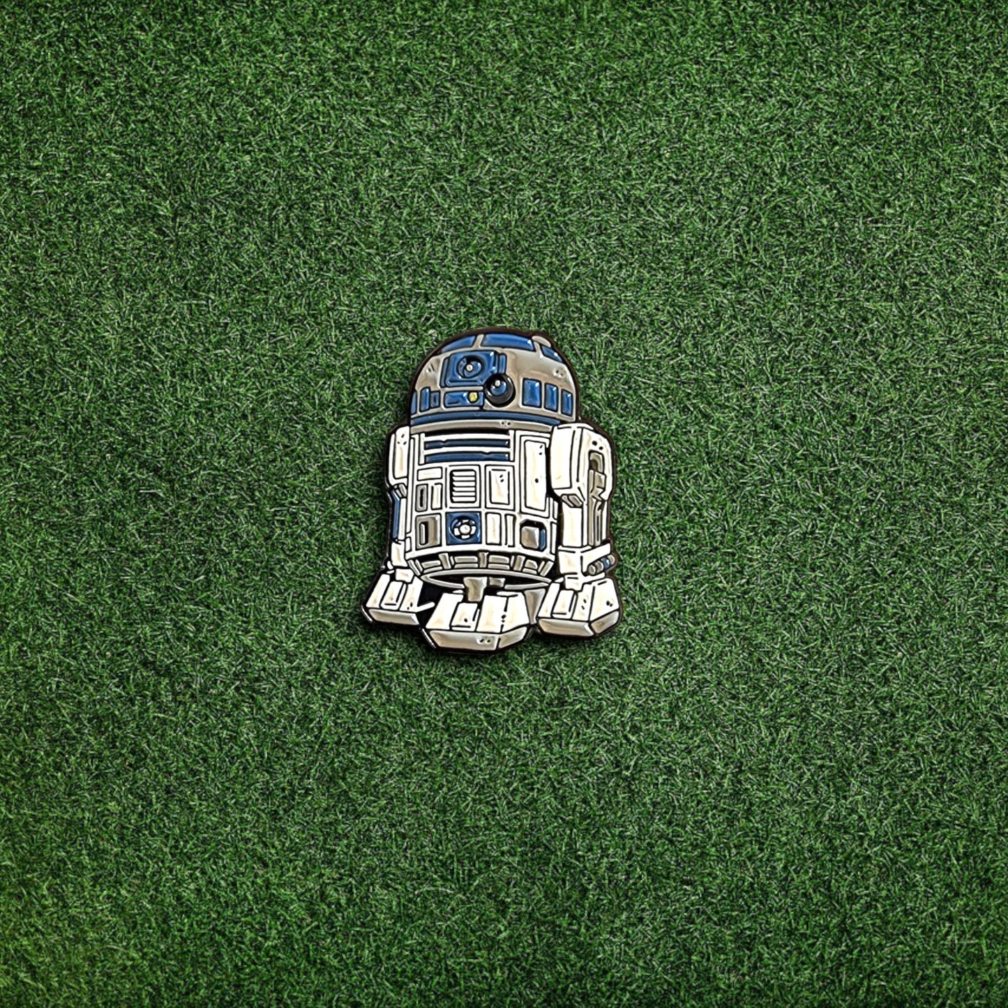 Golf Ball Marker & Hat Clip Set - R2-D2 & Baby Yoda | Star Wars | In Gift Tin