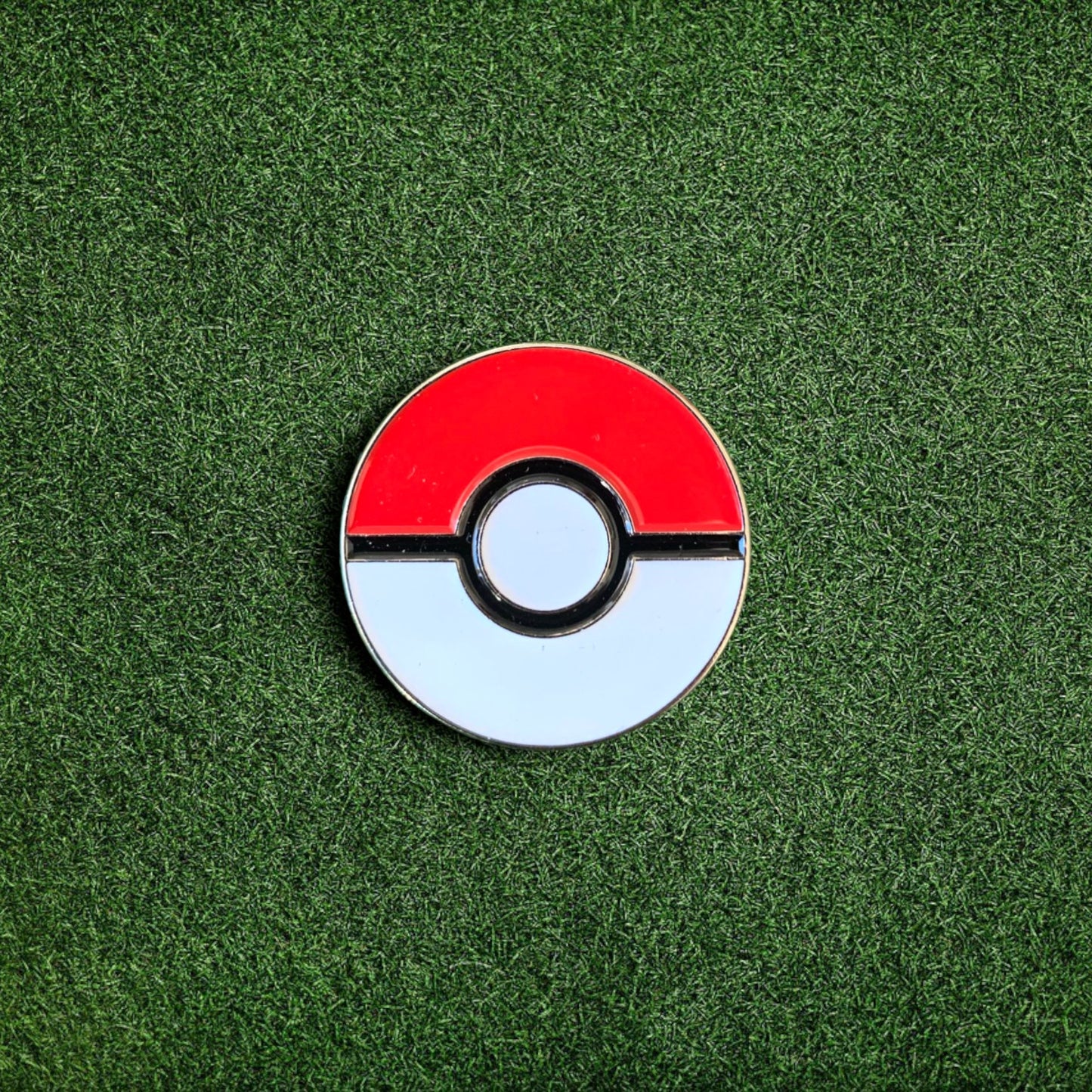 Scotty Divot Tool & Ball Marker Gift Set - Pokéball | Complete in Gift Tin