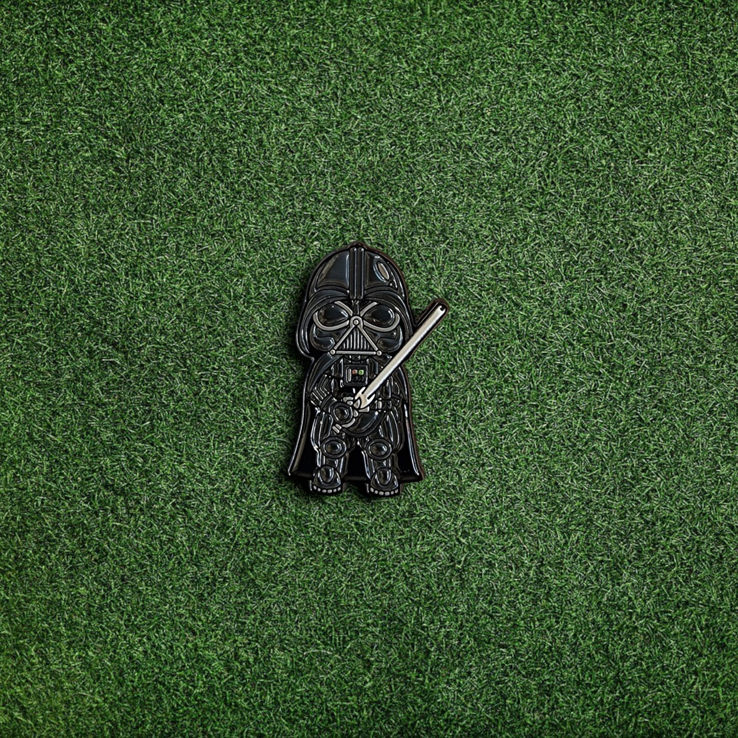 Golf Ball Marker & Hat Clip Set - Darth Vader & R2-D2 | Star Wars | In Gift Tin