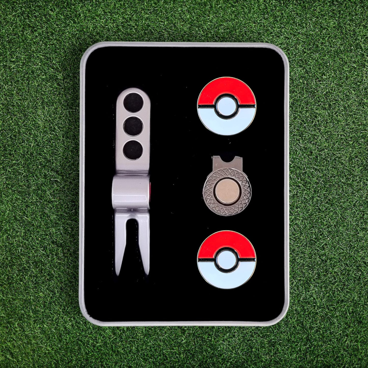 Scotty Divot Tool & Ball Marker Gift Set - Pokéball | Complete in Gift Tin